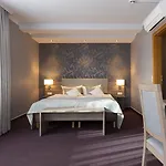 Mercure Center