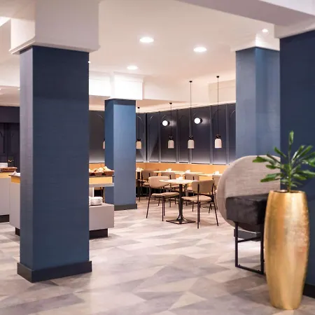 Mercure Center Hotel 3*