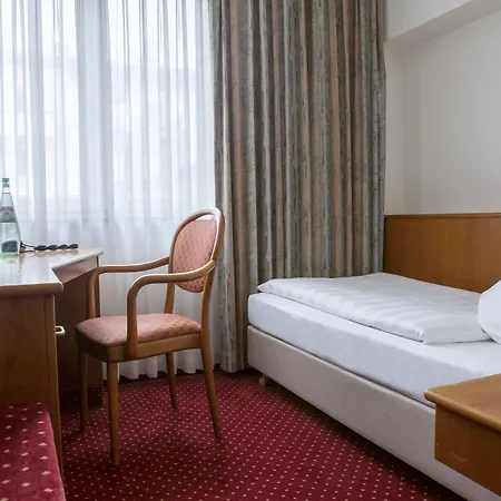 Mercure Center 3*