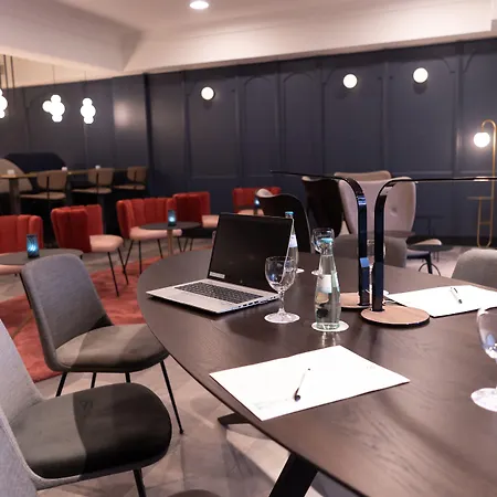 Отель Mercure Center 3*