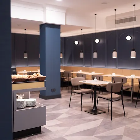 Hotell Mercure Center 3*