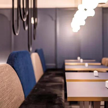 Отель Mercure Center 3*