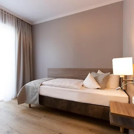 Mercure Center Hotel 3*