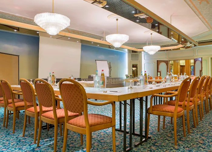 Mercure Center Hotel 3*